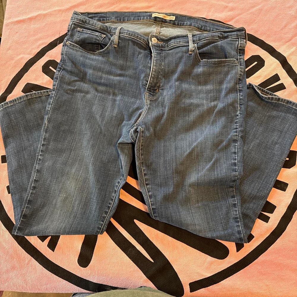 Levi-s Women's Blue and Navy Jeans